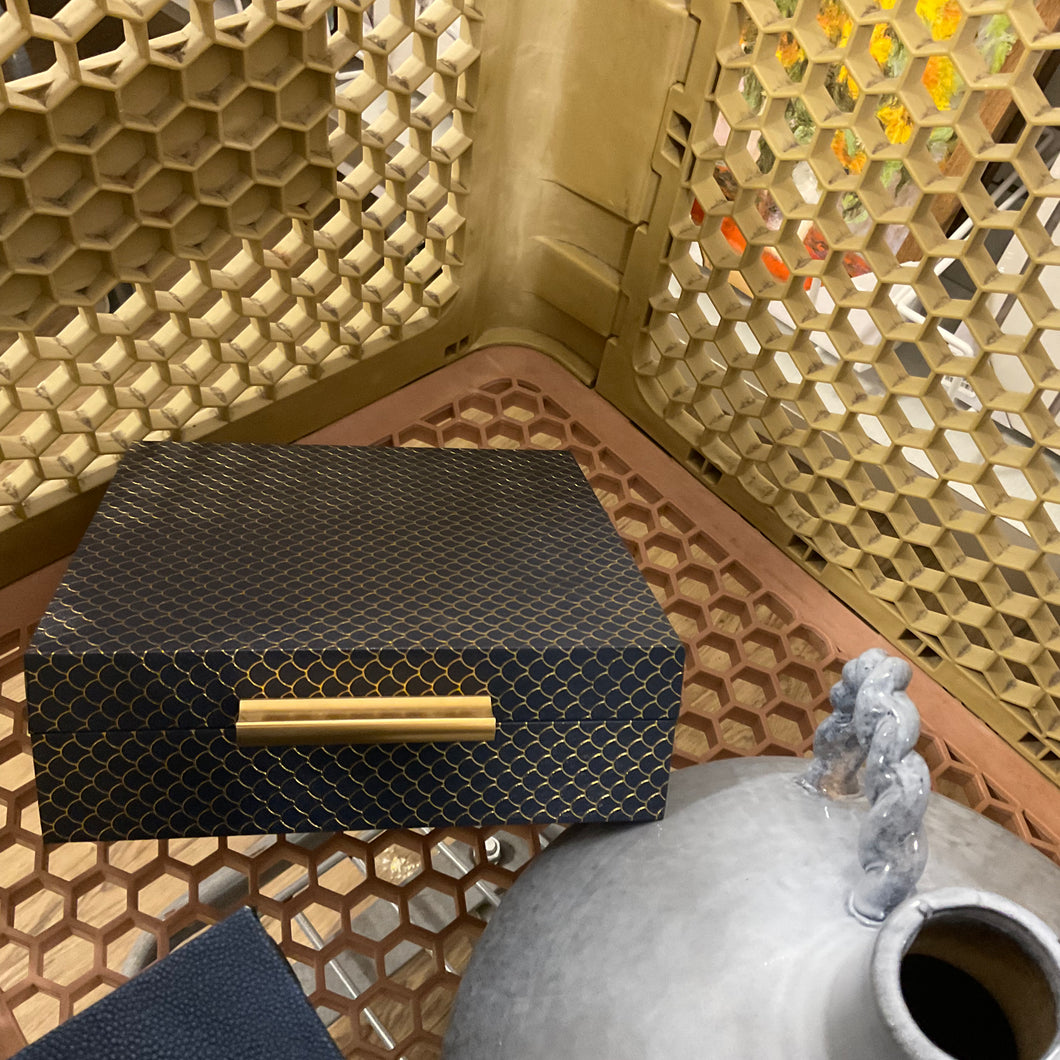 Patterned leather box w/lid